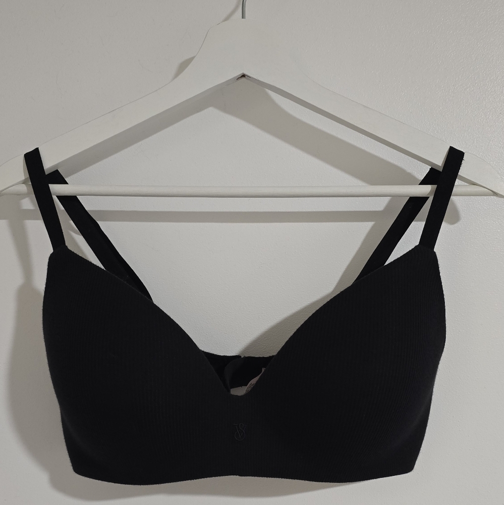 LIKE NEW (Please Read Description) Black Victoria's Secret Bra